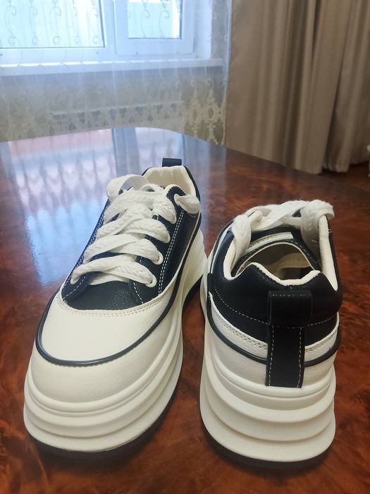 Кроссовки в отличном состоянии