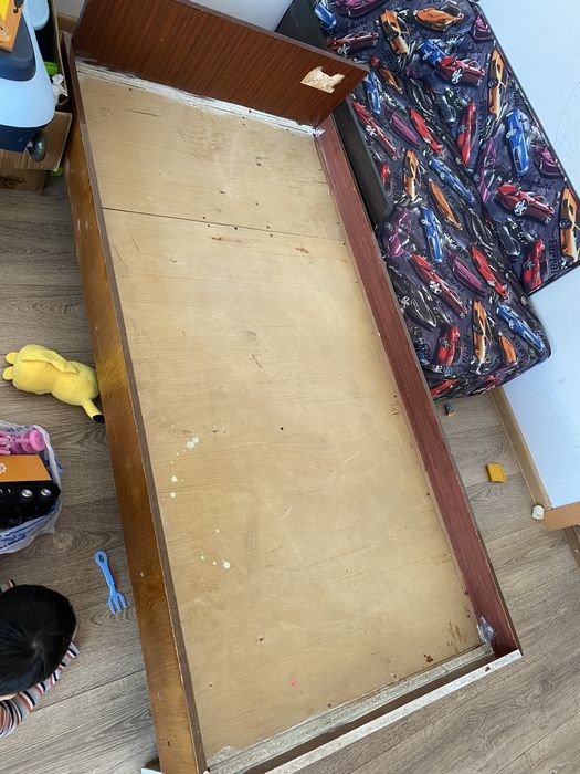 Бесплатно две кровати