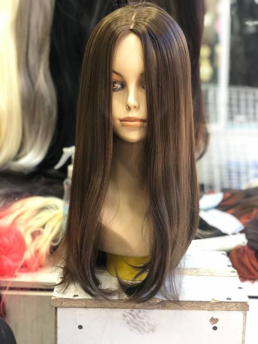 У нас разные парики продается