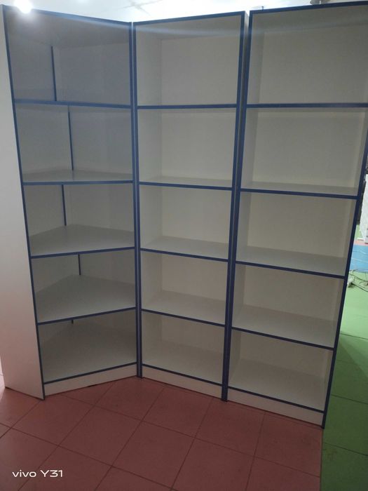 Продам стеллажи витрины полки