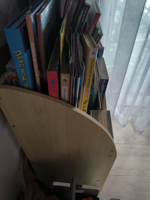 Детска Етажерка За книги и място за играчки