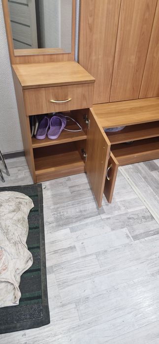 Продам прихожую.