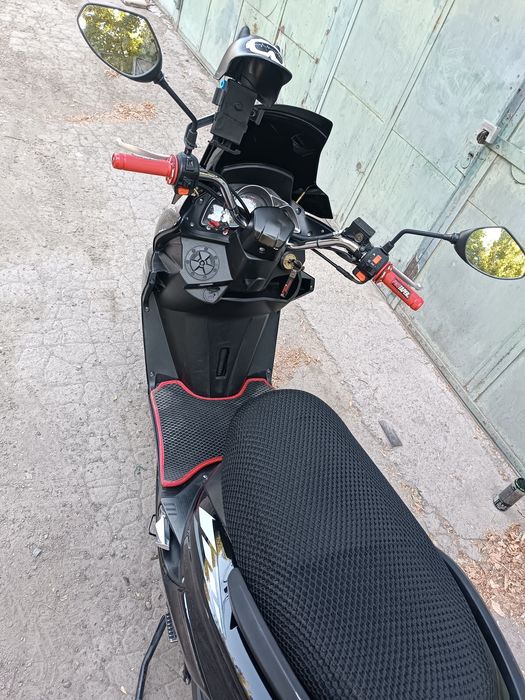 Макси мопет  скутир