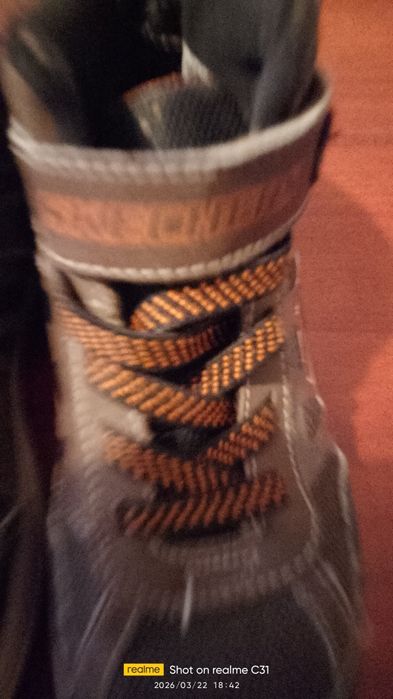 Детски маратонки, изключително запазени и обути няколко пъти