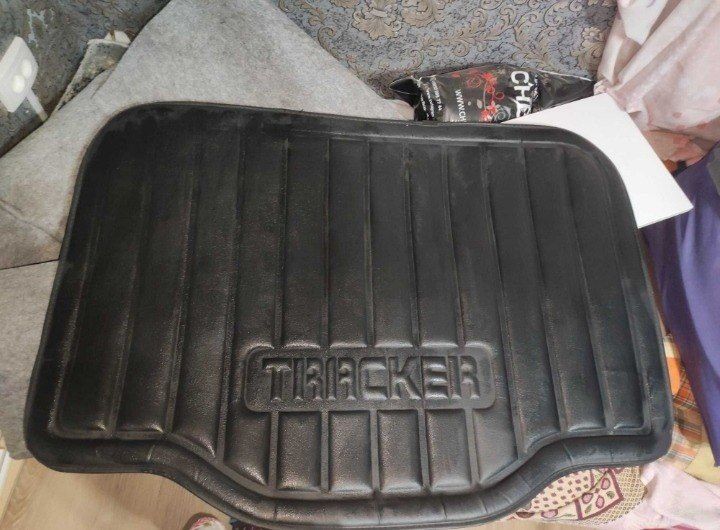 Полик для багажника в трекер