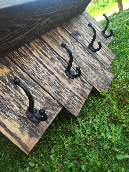 Ръчно Изработена Дървена Закачалка