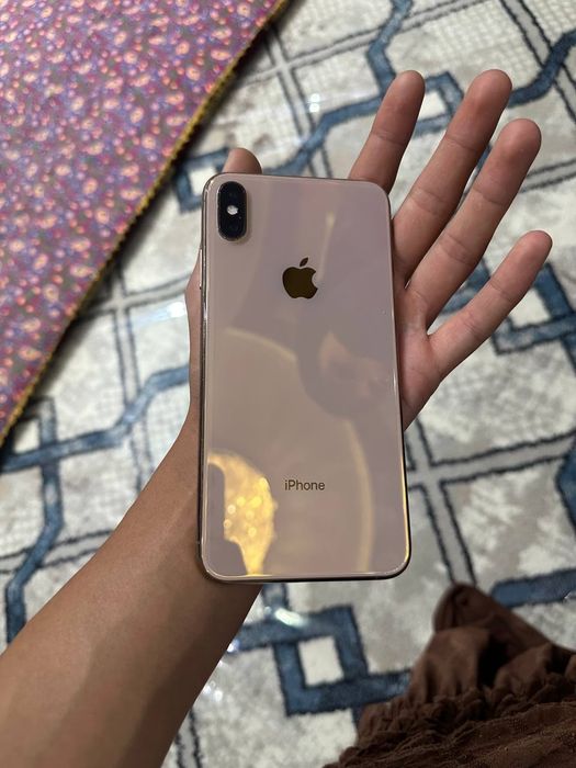Iphone xs max  sotiladi