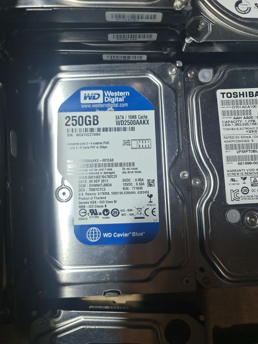Hard Diskuri 500gb , 250gb, 160gb