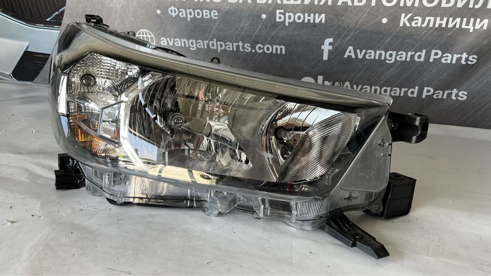 Десен фар Toyota Hilux 8 2020-