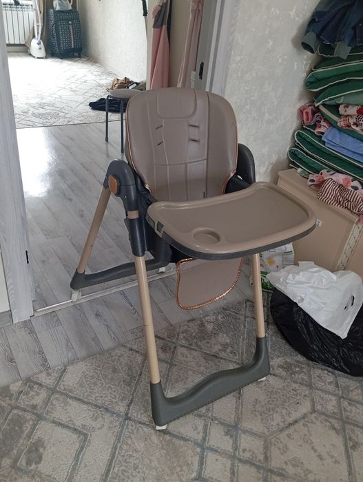 Продам детский стол