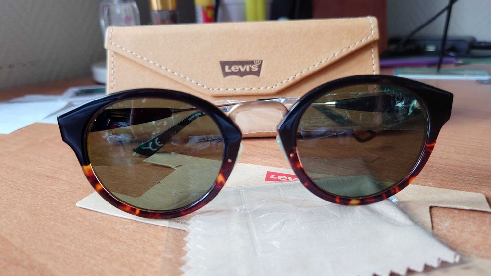 Очки Levi's Sunglasses униceкс Tortoise зелёное стекло G15