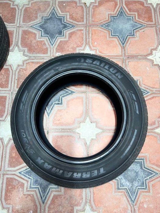 Шина шины 235/60/18