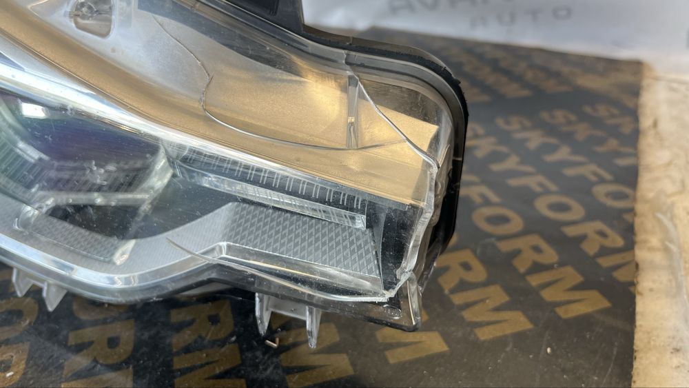 BMW 3 F30 Lift десен фар