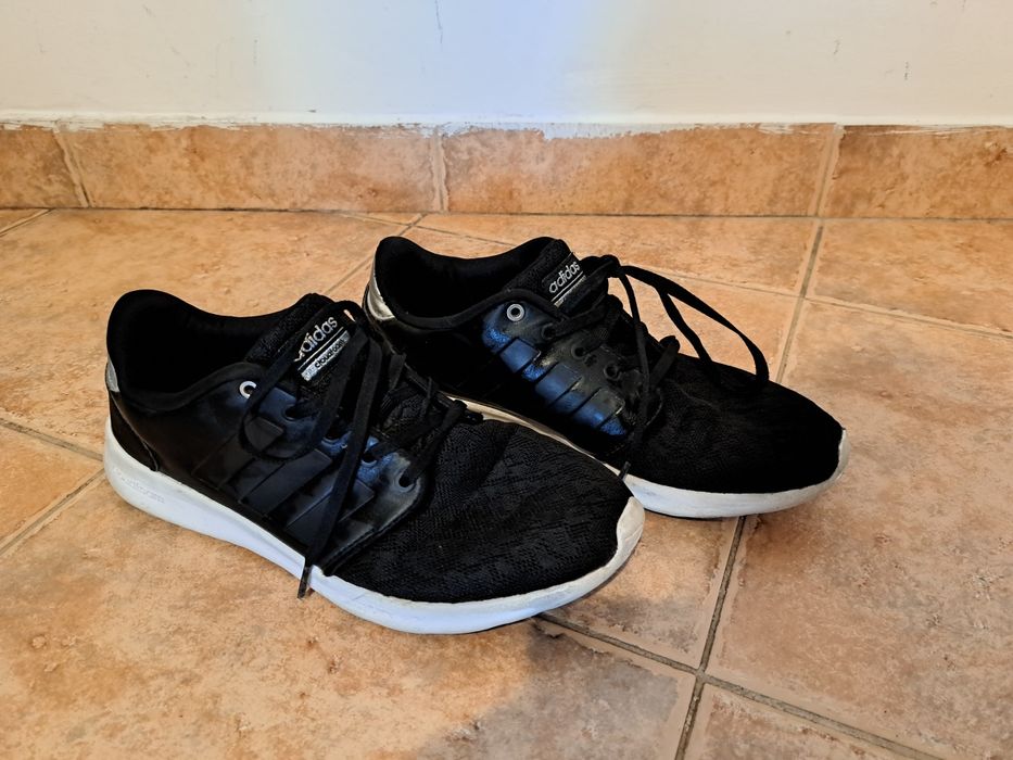 Маратонки адидас