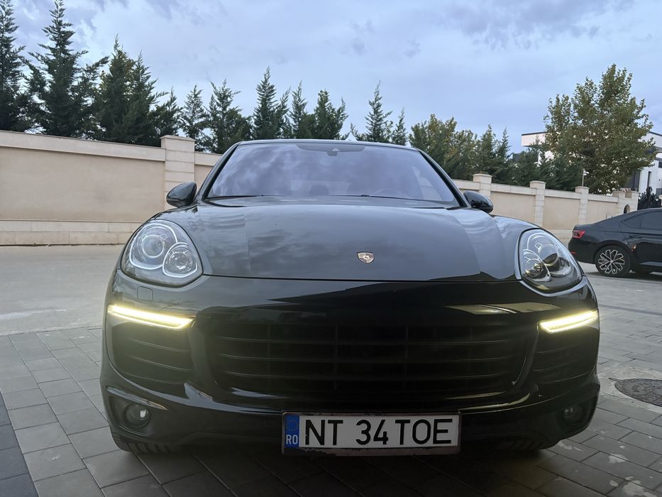 Porche cayenne fara daune