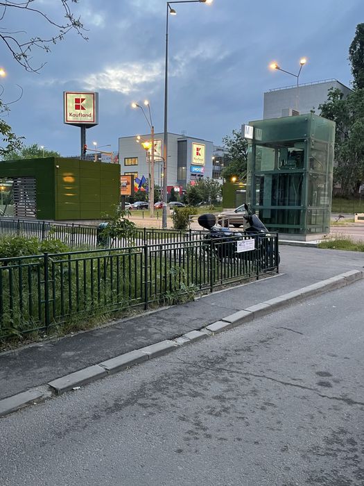 Spatiu comercial Metrou Valea Ialomitei- Drumul Taberei