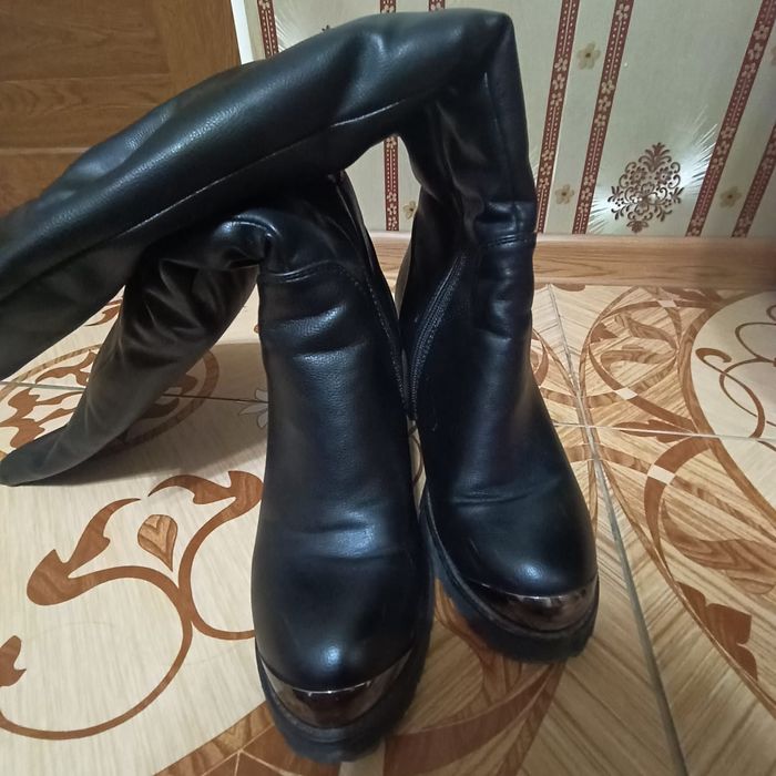 Продаются сапоги !