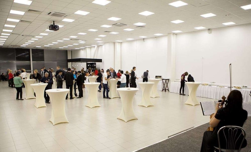 Аренда прокат фуршетные и коктейльные столы