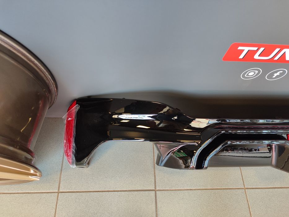 Дифузьор за задна броня БМВ Г30 BMW G30 LED STOP F1
