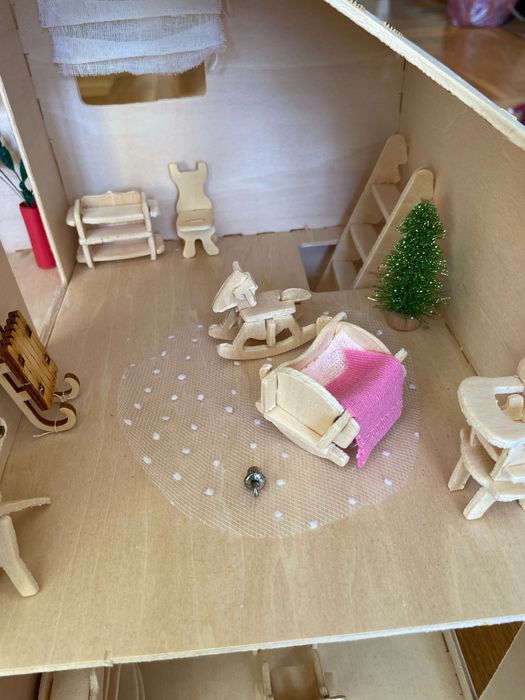 Къща за кукли от дърво