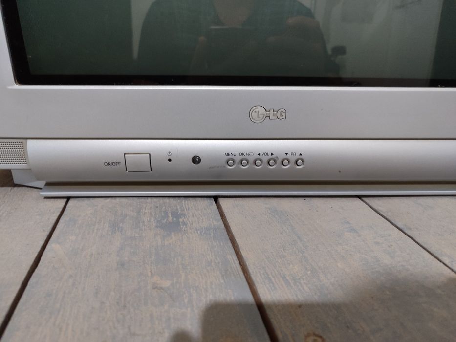 Отдам даром телевизор