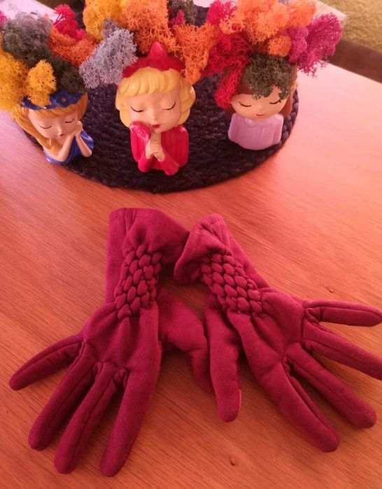 Дамски ръкавици и шапки