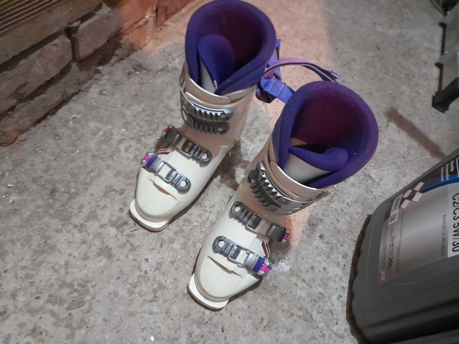 Детски ски обувки Дачстейн / Dachstein