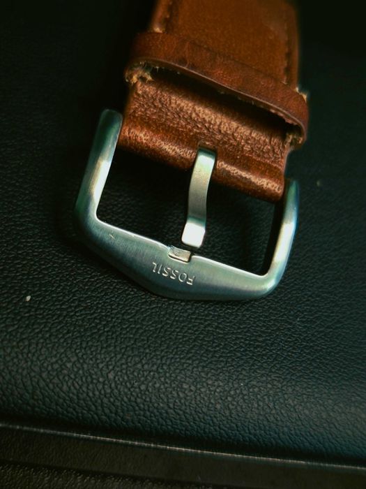 Fossil Collider Hybrid HR FTW7008 - аналогов смарт часовник с e-ink екран, дългъг живот на батерията и множество опции за персонализация