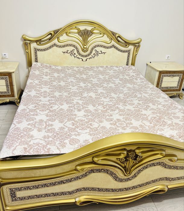 Продам спальный гарнитур