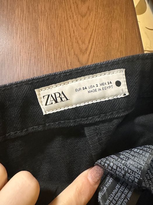 Черни дънки на Zara