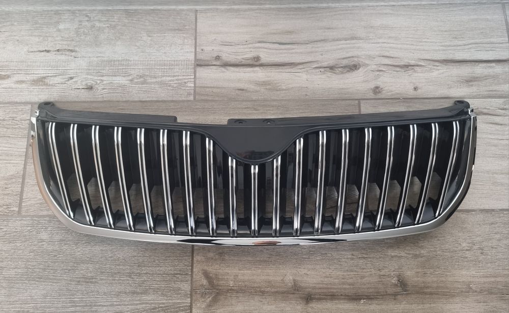 Grila cromata bara fata/ radiator / capota Skoda Superb 2 2008-2013
