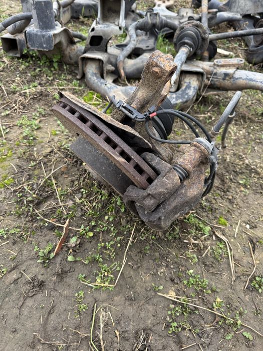 Fuzeta stanga fata mercedes vito viano 4X4 model 639