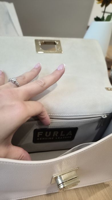 Бежова чанта FURLA оригинална