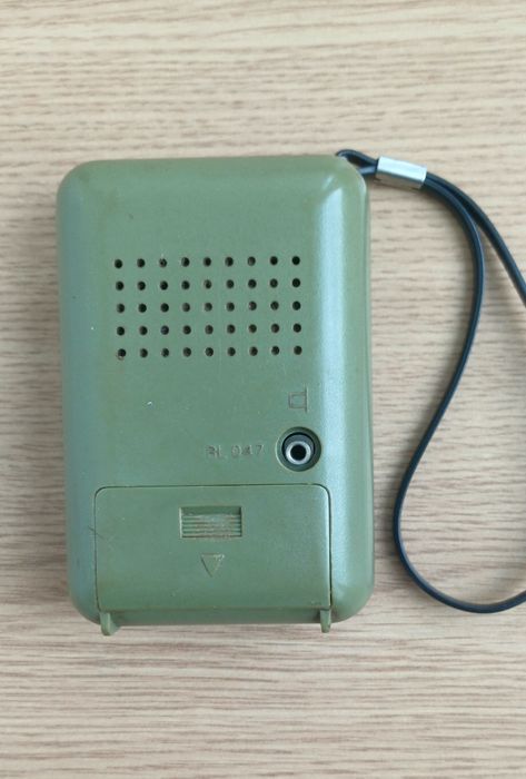 Aparat vechi de radio portabil Philips EIC