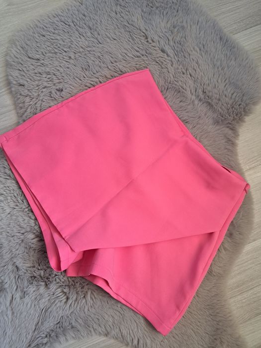 Пола- къси панталони