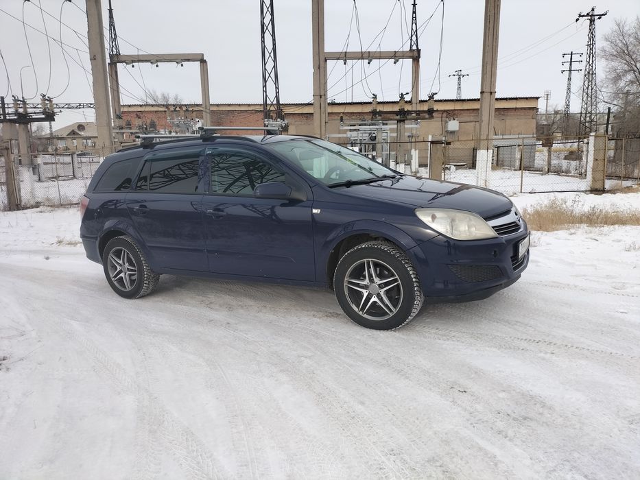 Опель астра Н 2008 год