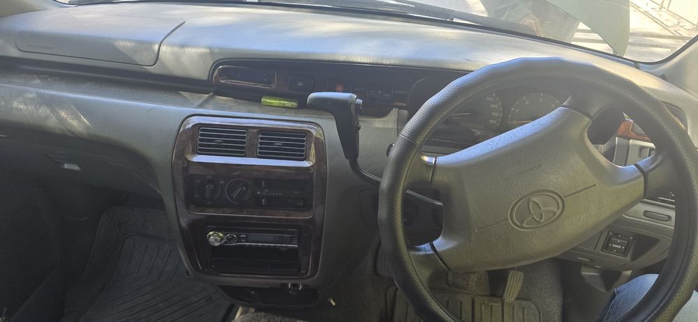 Продам Toyota Noah