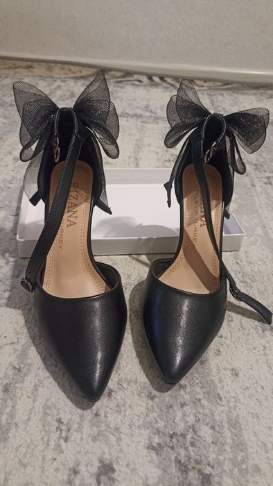 Продаются женские туфли