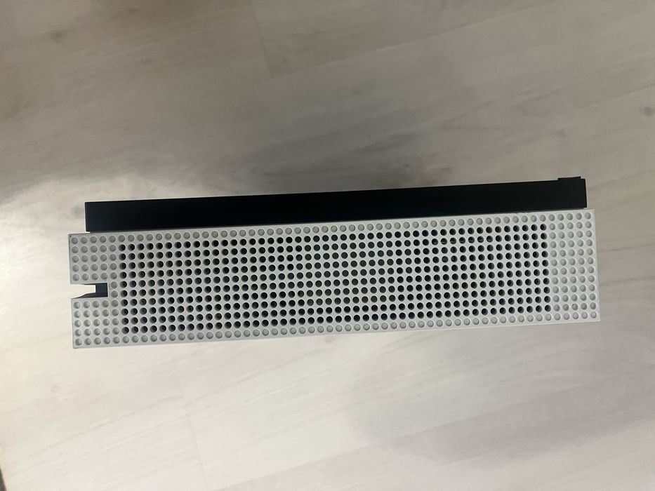 Xbox one s  с дисками игры