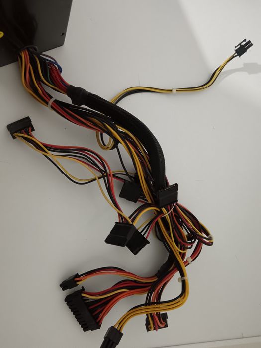 Продам блок питания Huntkey