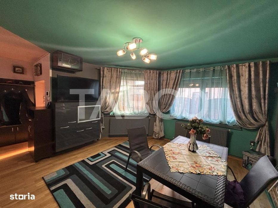 Casa individuala cu 5 camere +spatiu comercial  3 bai Sibiu
