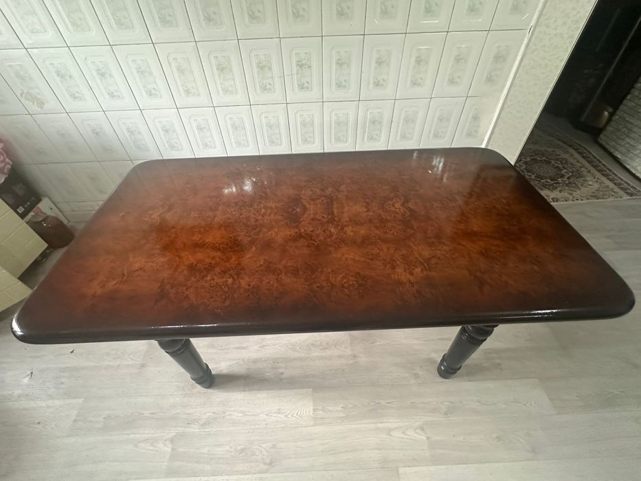 Продам стол из натурального дерева
