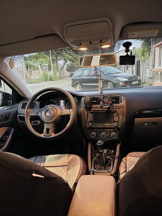 Vand vw jetta an 2013