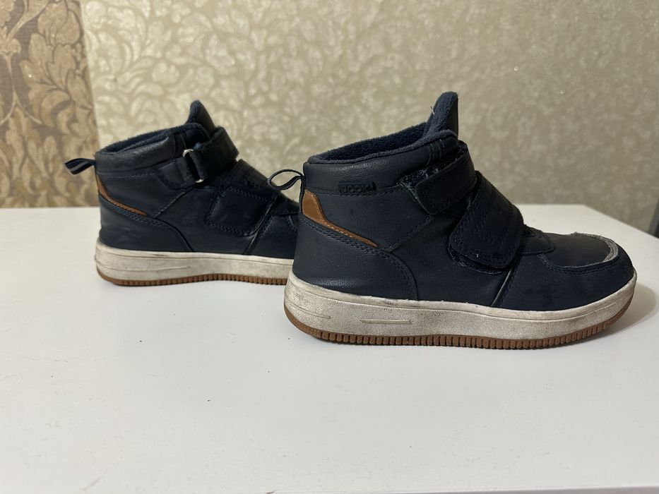 Продам детскую обувь на мальчика