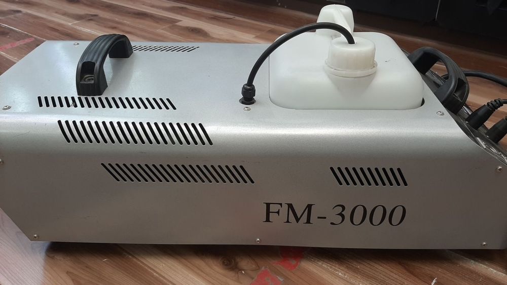 Жидкость для снег и дым машины.И сами аппараты к ним