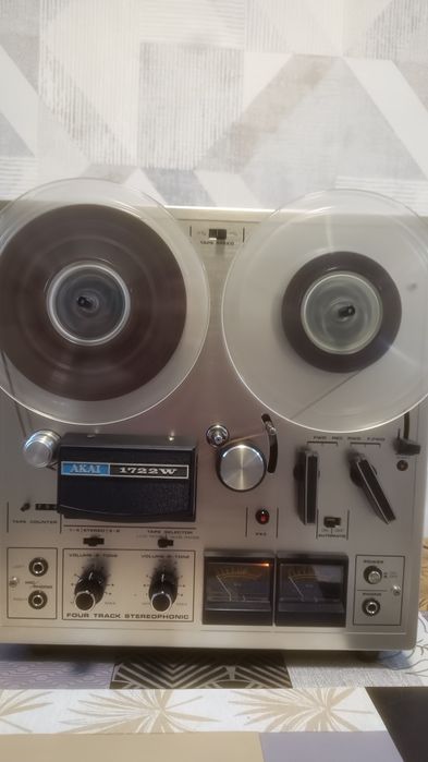 Akai 1722 W magnetofon cu difuzoare stereo
