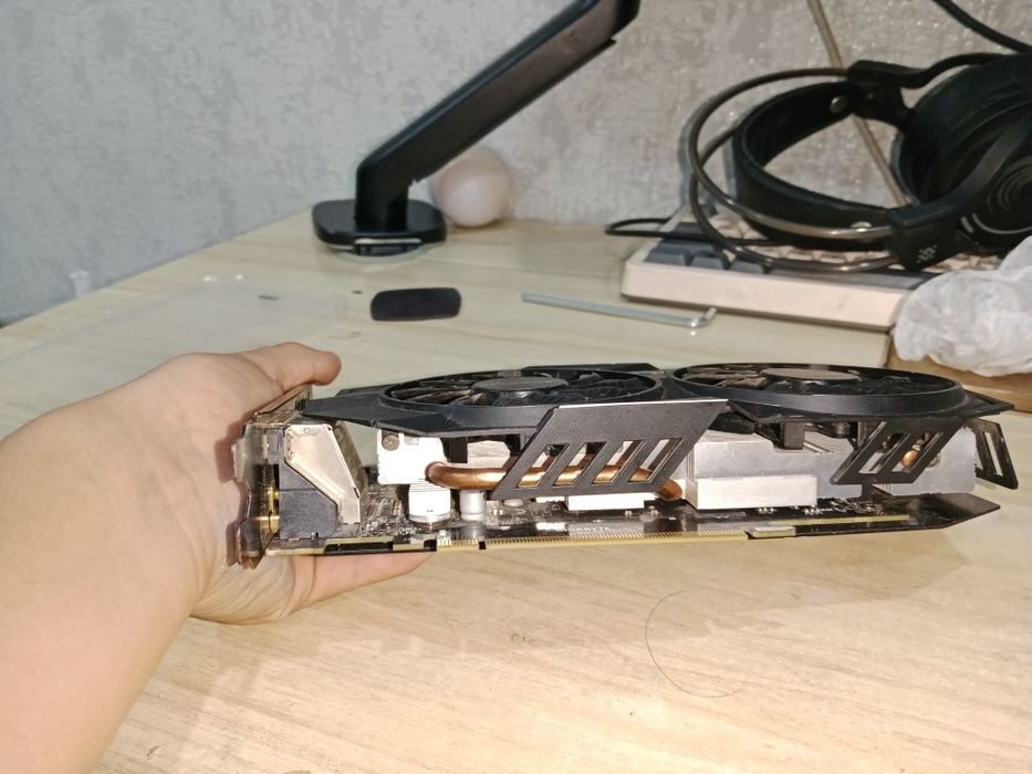 Продам видео карту GTX 950 Xtreme gaming