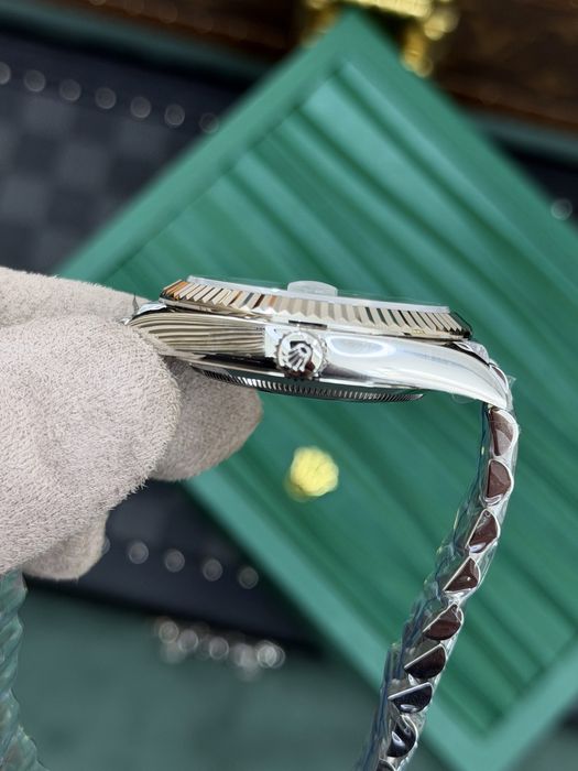 Rolex Day-Date Olive White Gold 40mm