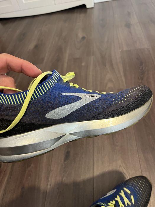 Brooks Leviate 2-оригинални маратонки