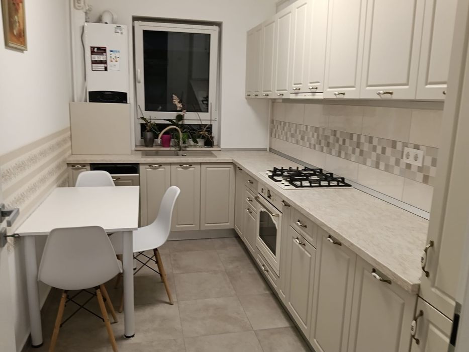 De inchiriat: Apartament cu o camera, balcon si loc de parcare / To rent: One bedroom apartment with balcony and parking